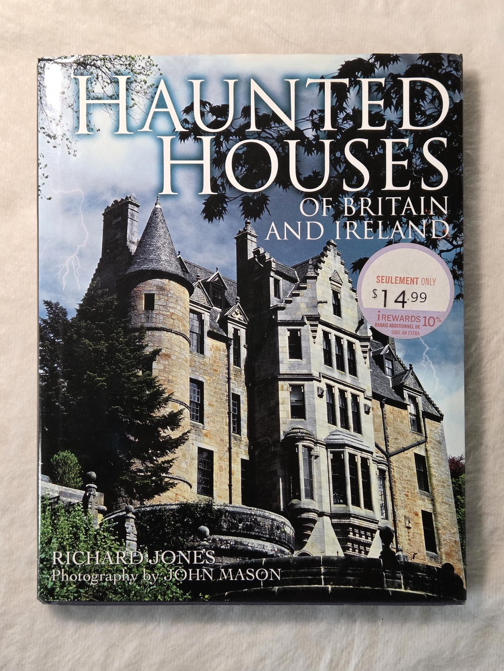 Haunted Houses of Britain and Ireland by Richard Jones, John Mason